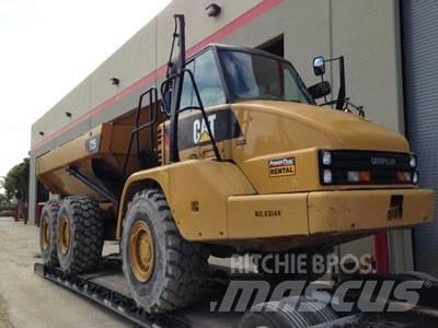 CAT 725 Dumper - Knickgelenk
