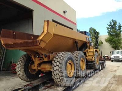 CAT 725 Dumper - Knickgelenk