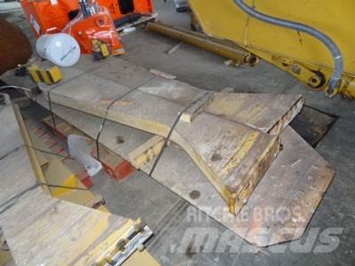 CAT 740 Tailgate Andere Zubehörteile