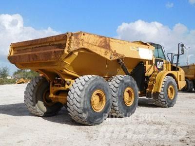 CAT 740B Dumper - Knickgelenk