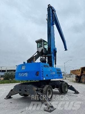 Fuchs MHL350D Materialumschlag