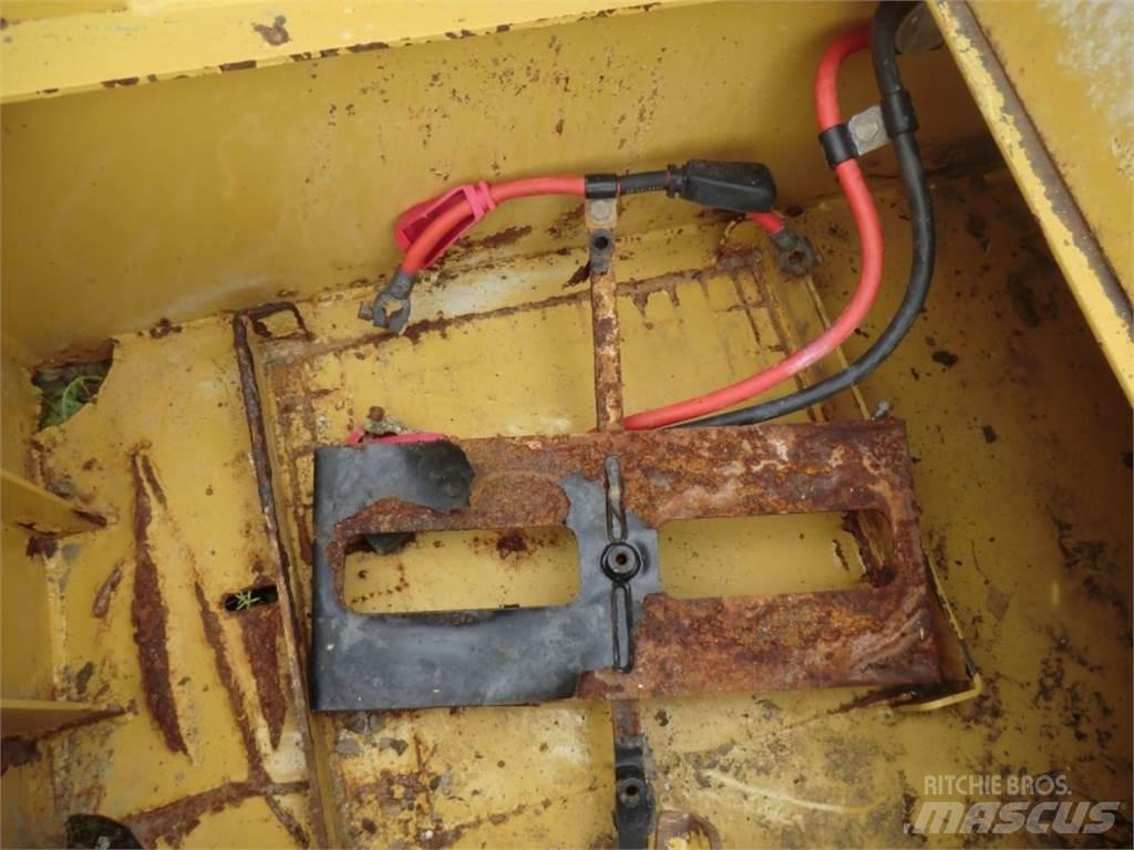 CAT 735 Chassis