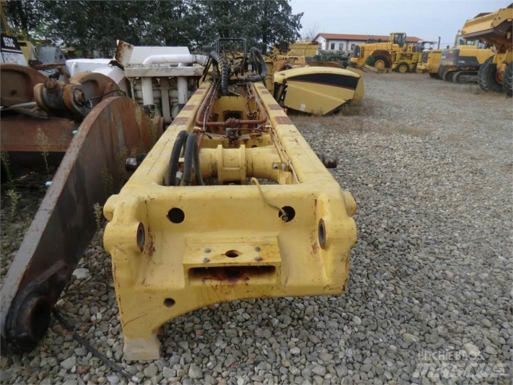 CAT 735 Chassis