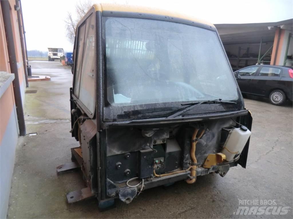 CAT 735 Chassis