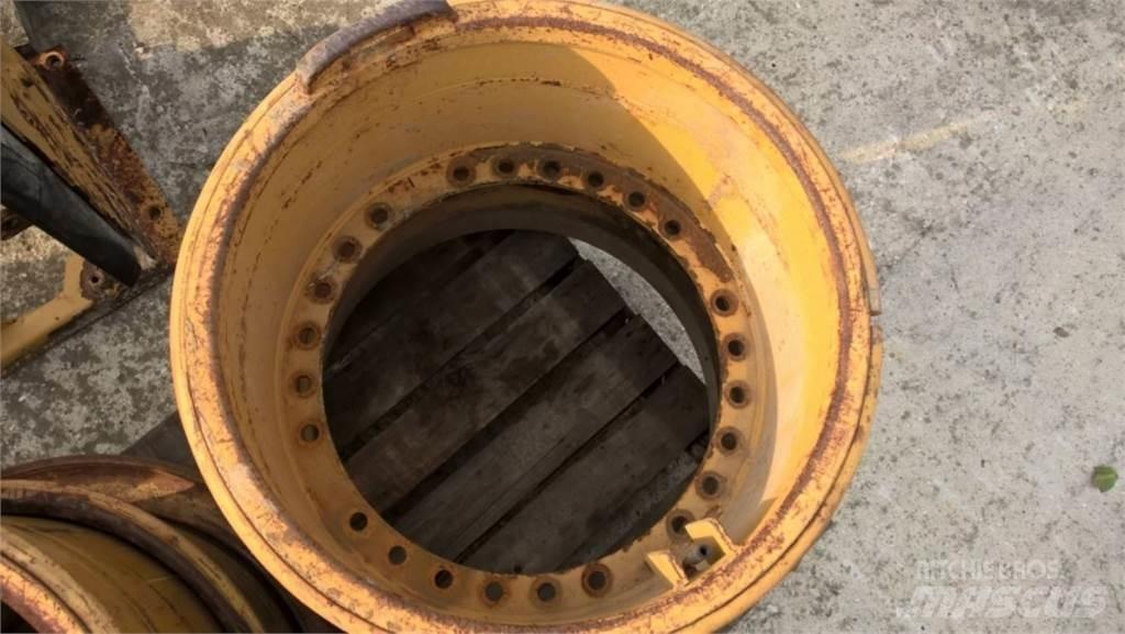 CAT 735 Sonstige Baumaschinen
