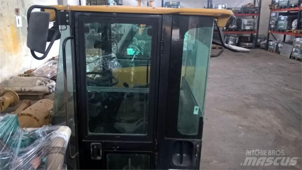 CAT 928G Chassis