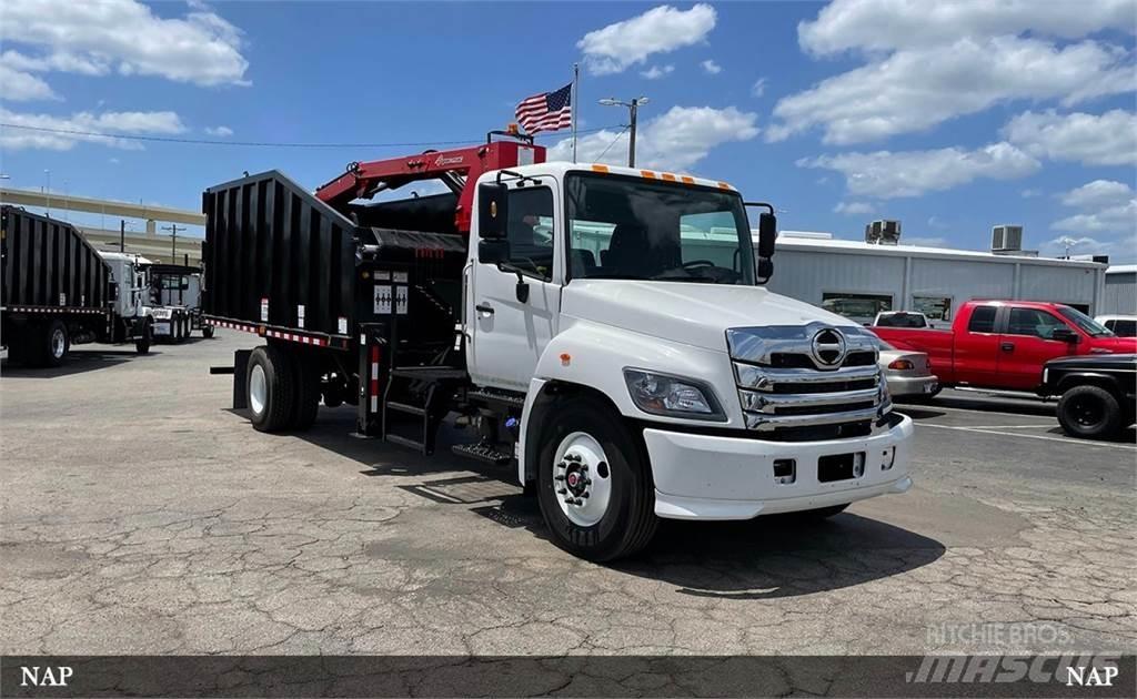 Hino L7 Greifer