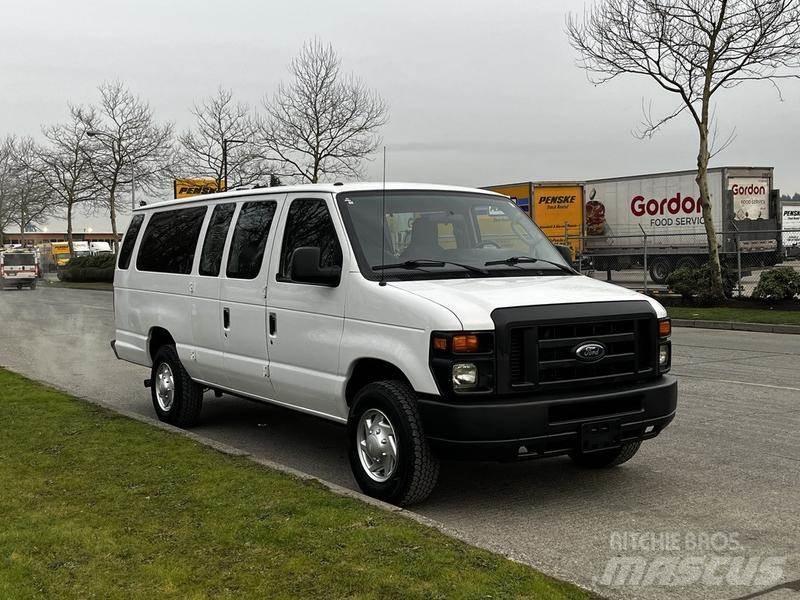 Ford Econoline PKWs