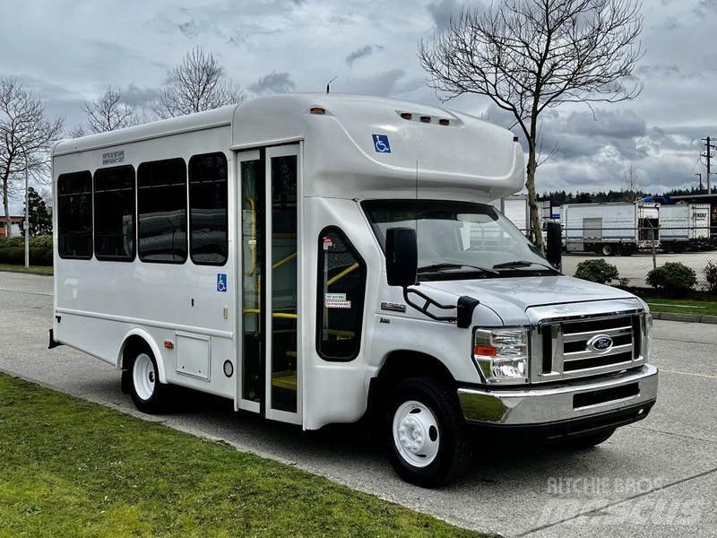 Ford Econoline Minibusse
