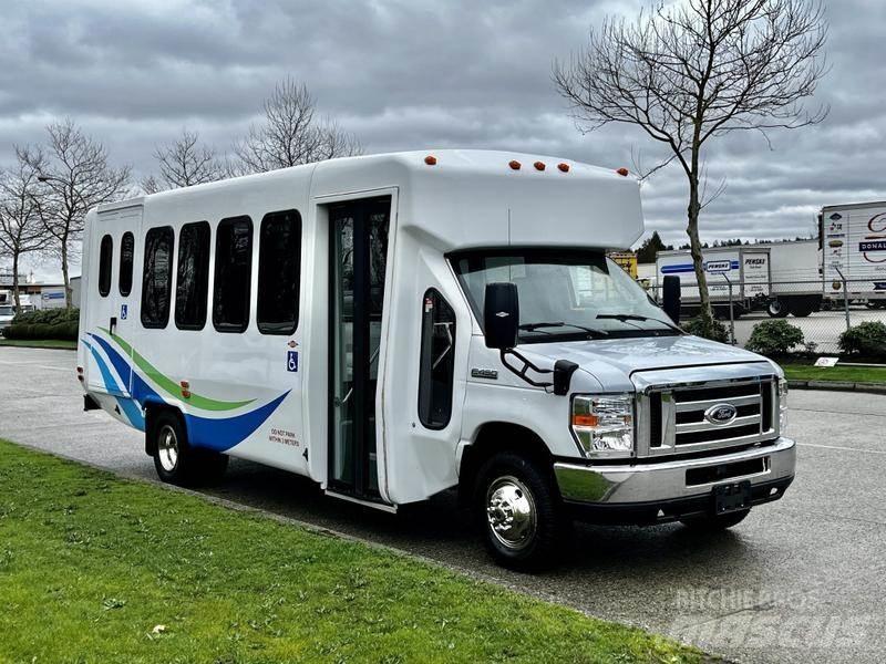 Ford Econoline Minibusse