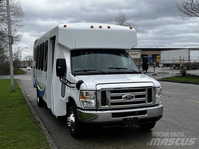 Ford Econoline Minibusse