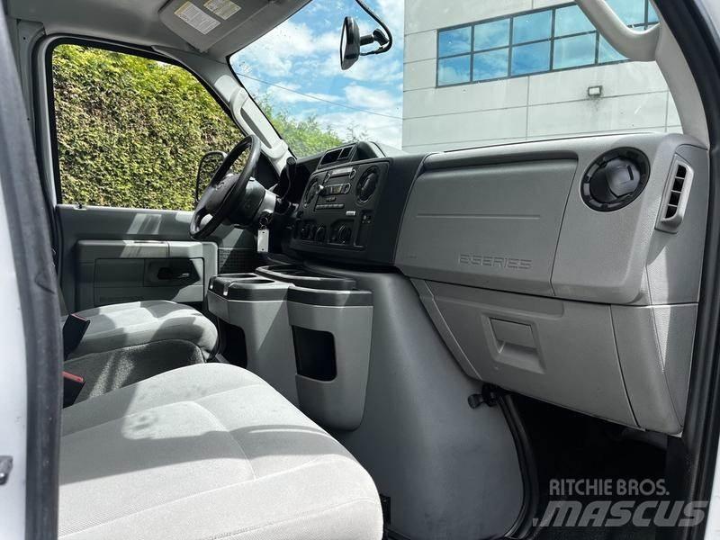 Ford Econoline Lieferwagen