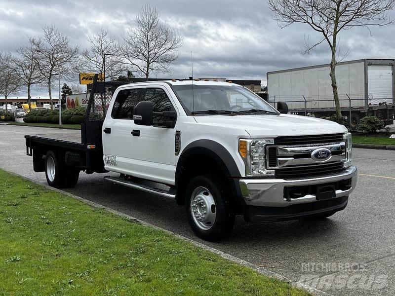 Ford F-550 Pritschenwagen/Pritschenwagen mit Seitenklappe