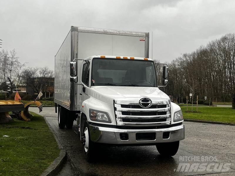 Hino 338 Lieferwagen