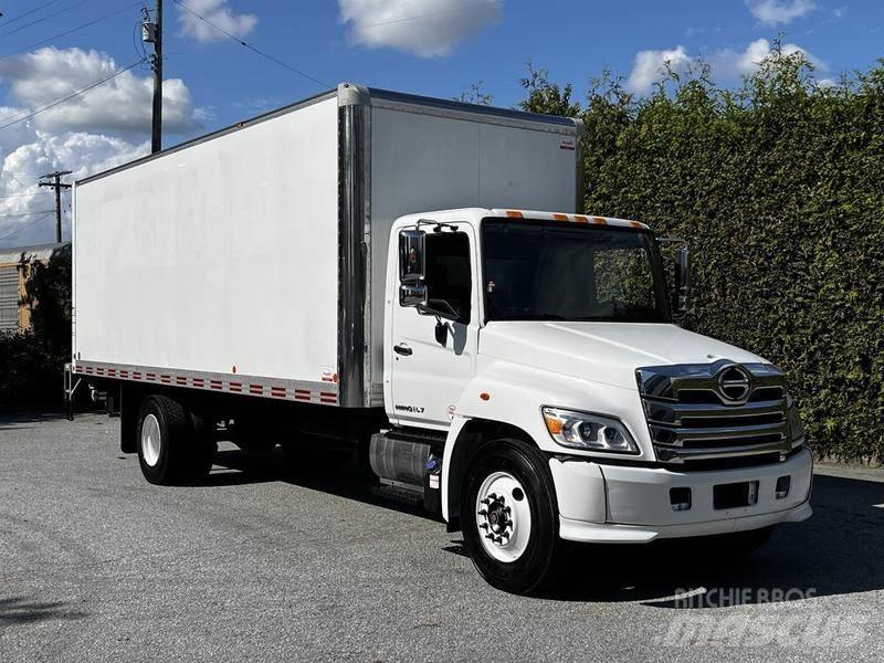 Hino 338 Lieferwagen