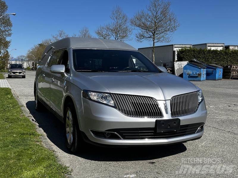 Lincoln MKT PKWs