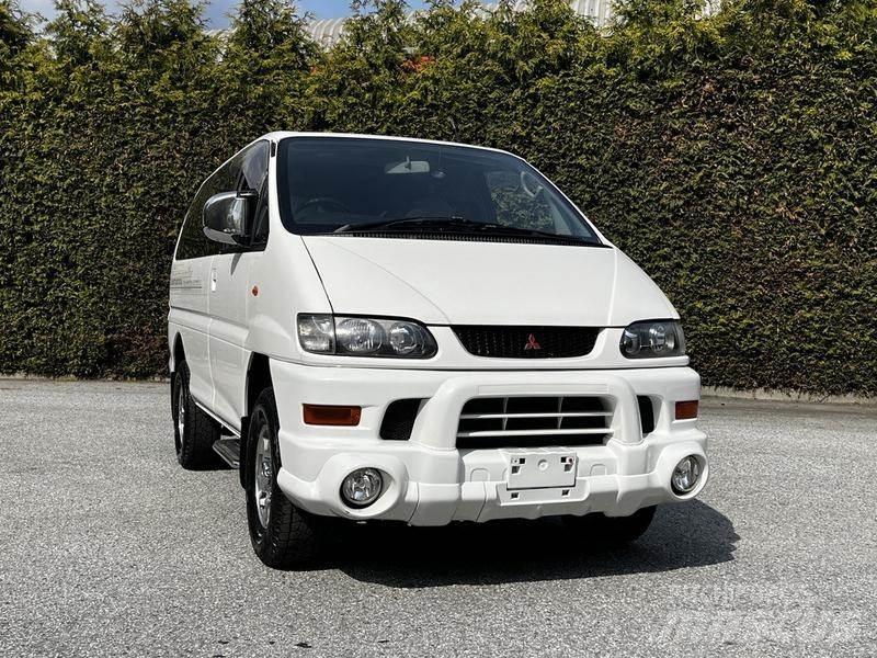 Mitsubishi Delica PKWs