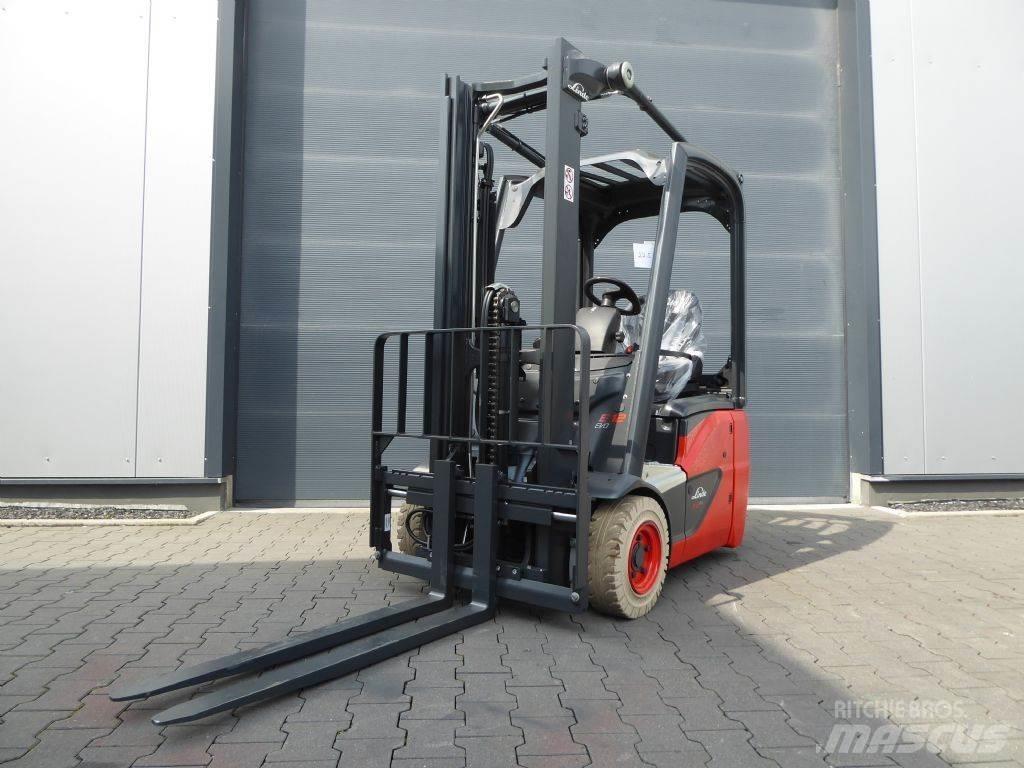 Linde E12-02 Elektrostapler
