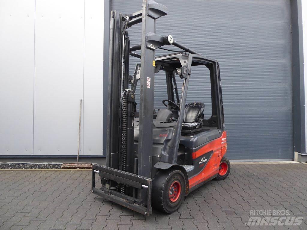 Linde E25-01 Elektrostapler