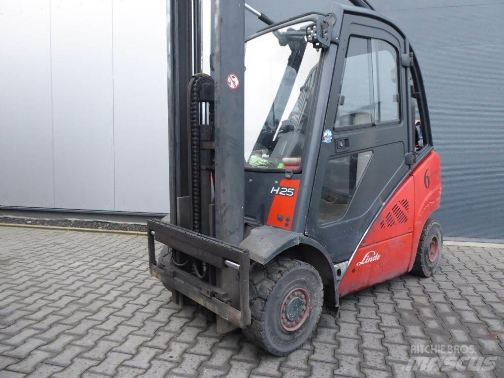 Linde H25T-01 Gasstapler