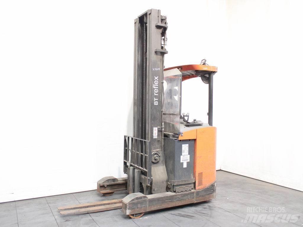 BT RRE 140 Schubmaststapler