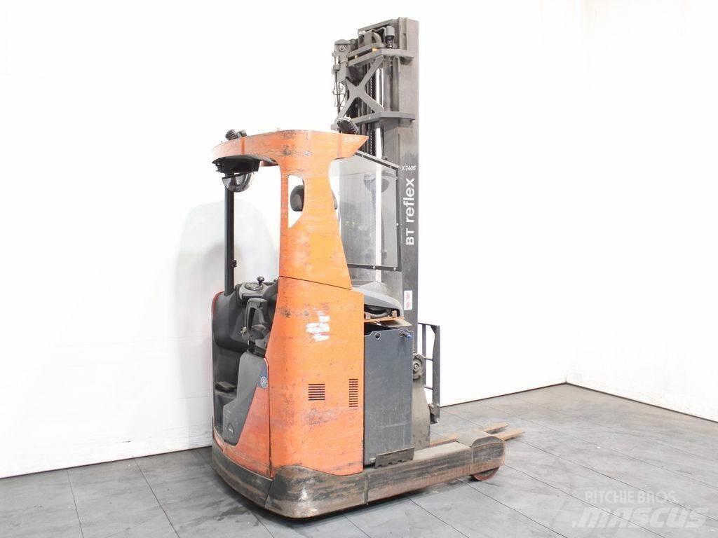 BT RRE 140 Schubmaststapler