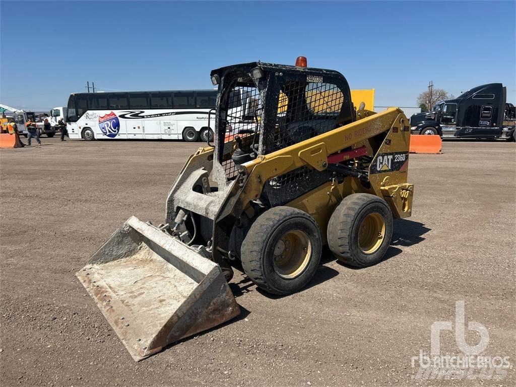 CAT 236D Kompaktlader