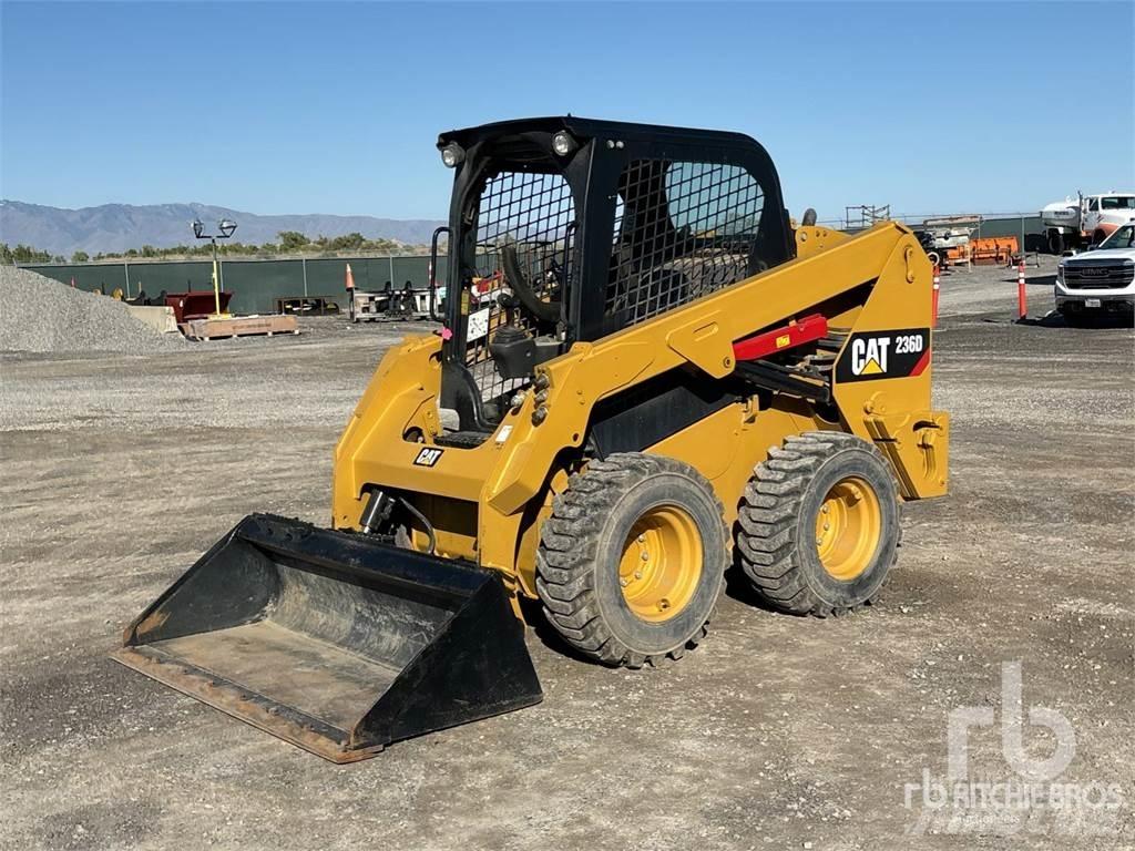 CAT 236D Kompaktlader