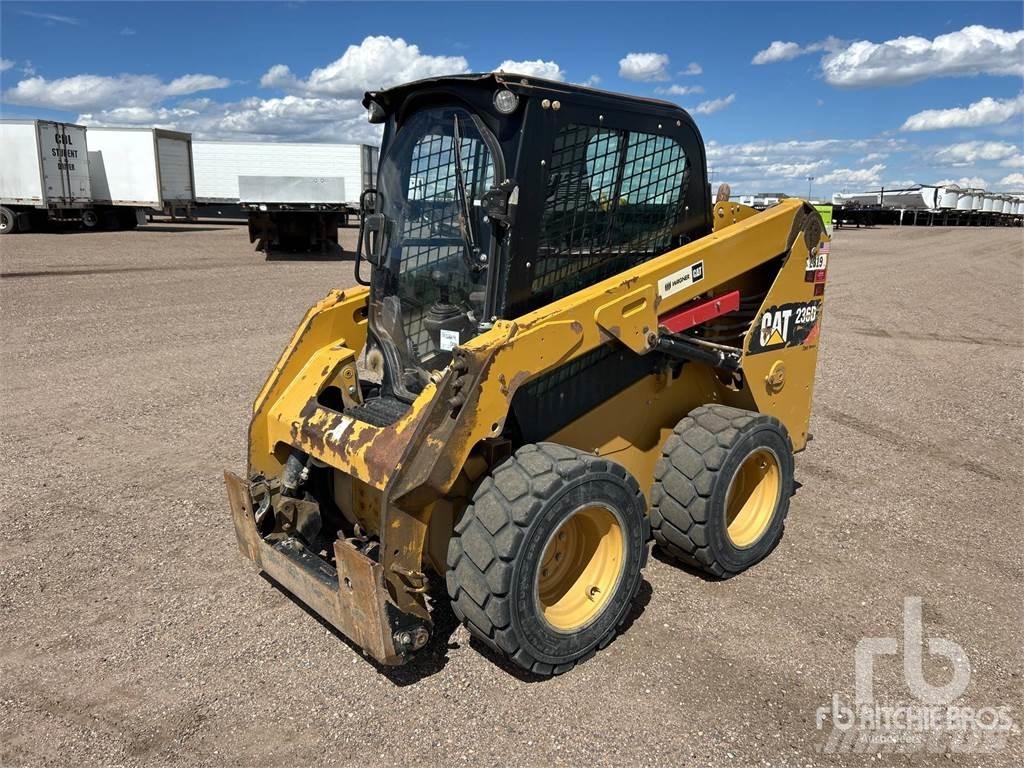 CAT 236D Kompaktlader