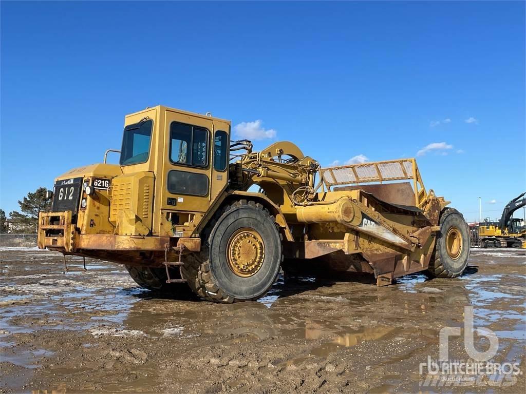 CAT 621G Schaber