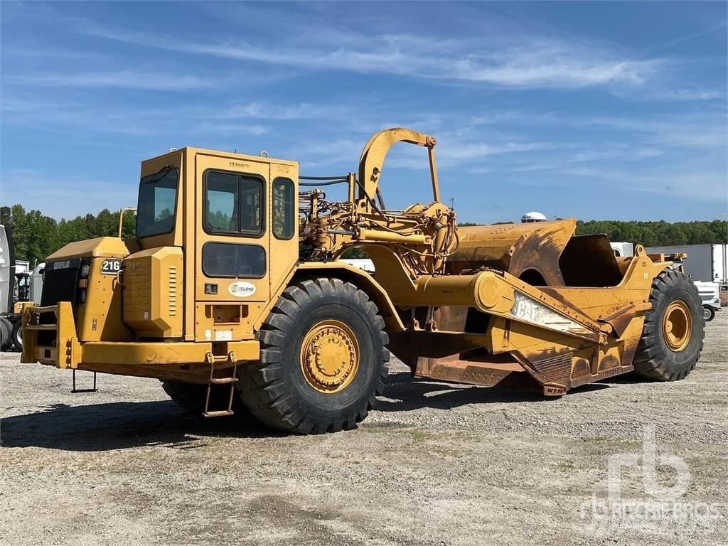 CAT 621G Schaber