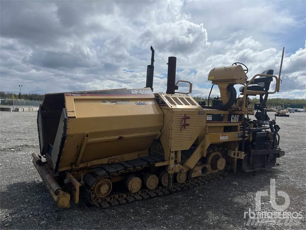 CAT AP-650B Strassenfertiger