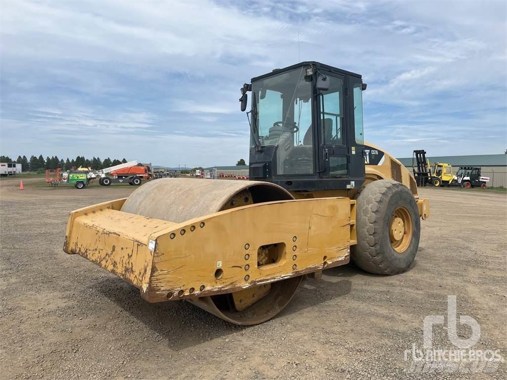 CAT CS76XT Erdbauwalzen