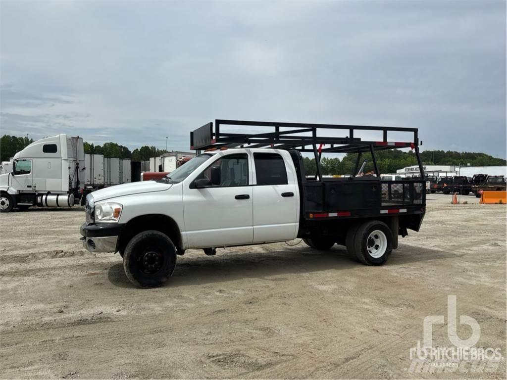 Dodge RAM 3500 Pritschenwagen/Pritschenwagen mit Seitenklappe