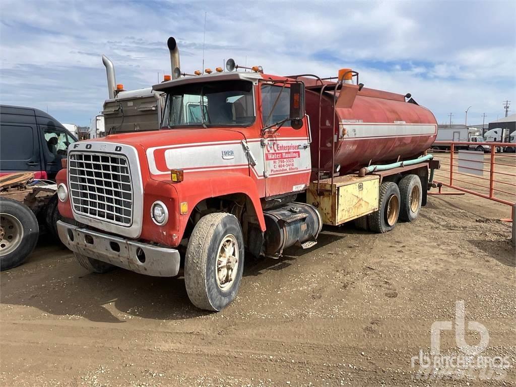 Ford 9000 Wassertanker