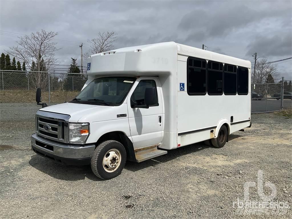 Ford E-350 Überlandbusse