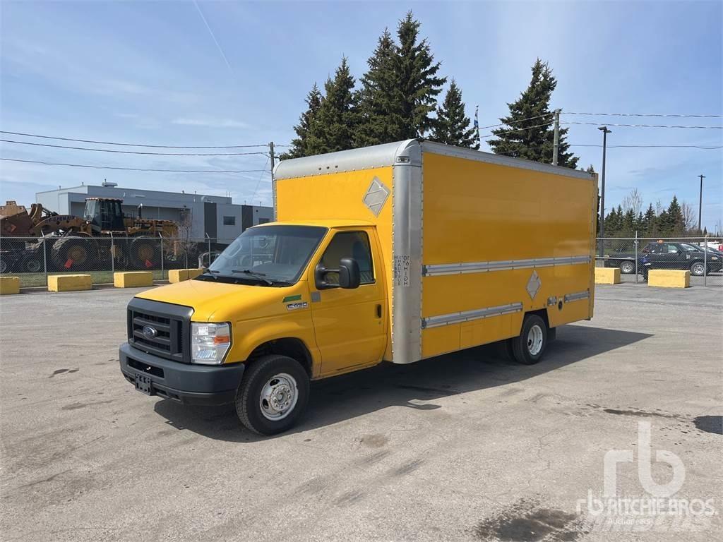 Ford E-450 Lieferwagen