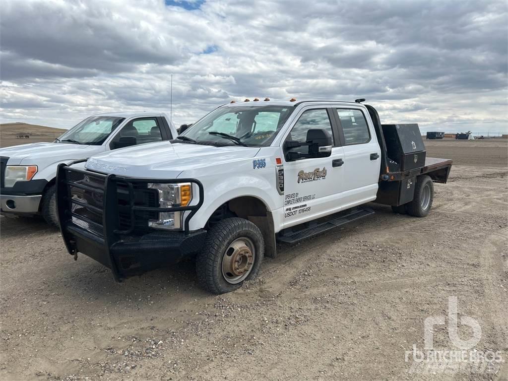 Ford F-350 Pritschenwagen/Pritschenwagen mit Seitenklappe