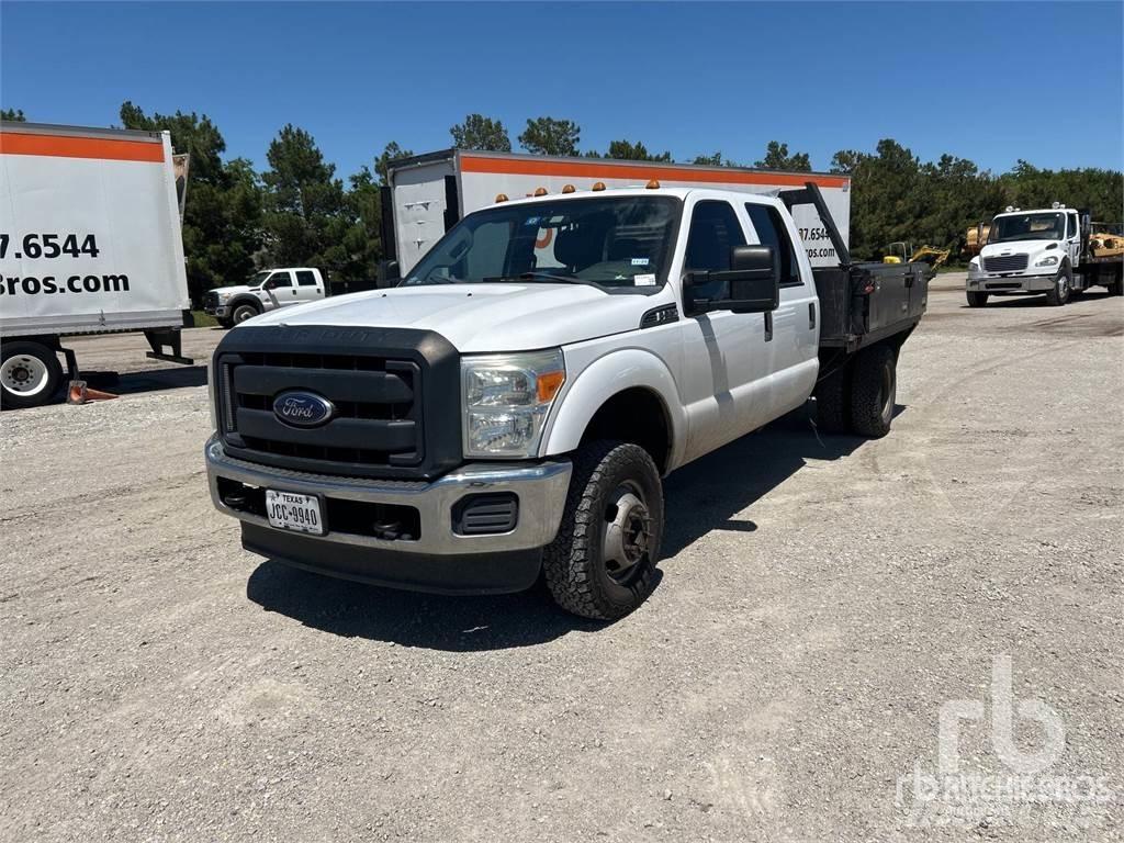 Ford F-350 Pritschenwagen/Pritschenwagen mit Seitenklappe