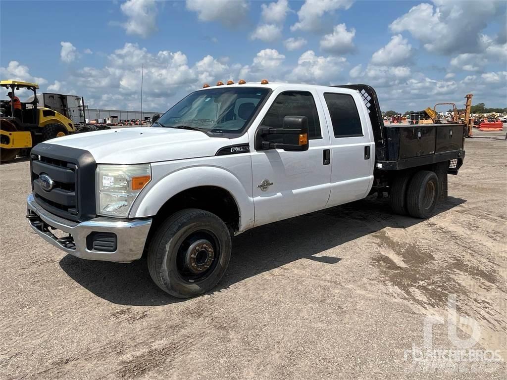 Ford F-350 Pritschenwagen/Pritschenwagen mit Seitenklappe