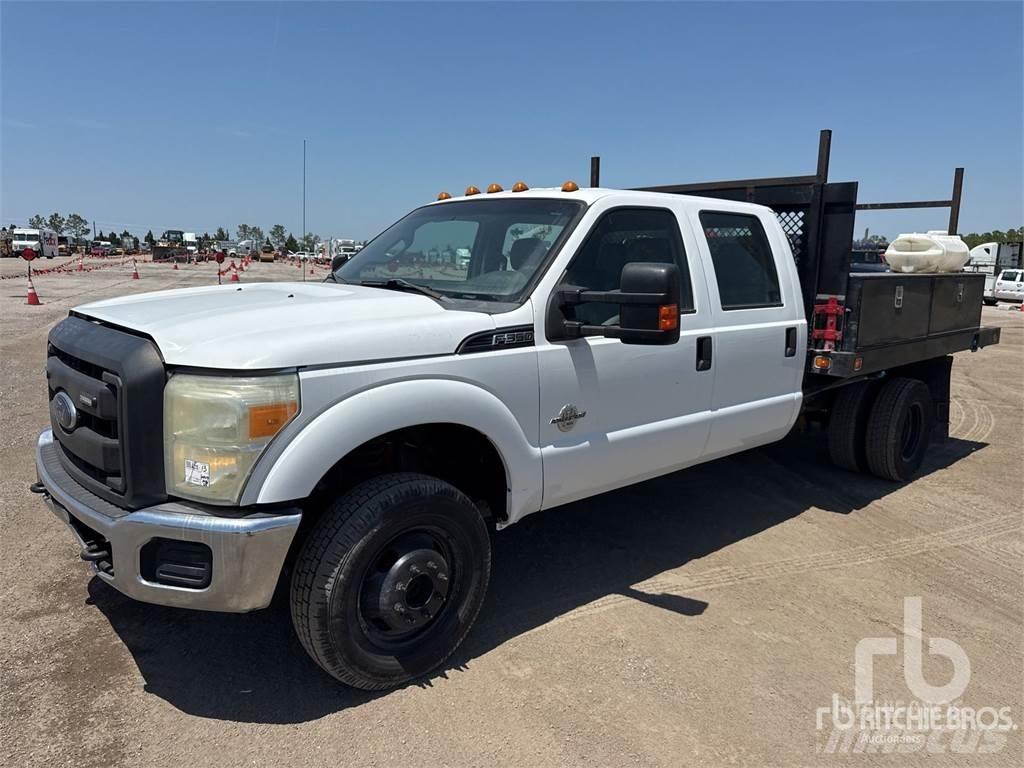 Ford F-350 Pritschenwagen/Pritschenwagen mit Seitenklappe