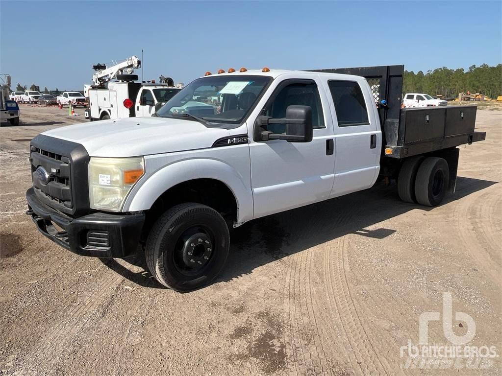 Ford F-350 Pritschenwagen/Pritschenwagen mit Seitenklappe