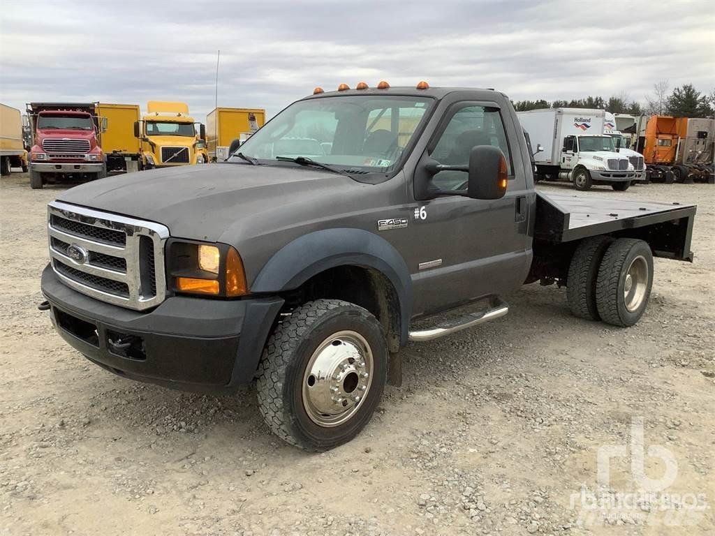 Ford F-450 Pritschenwagen/Pritschenwagen mit Seitenklappe
