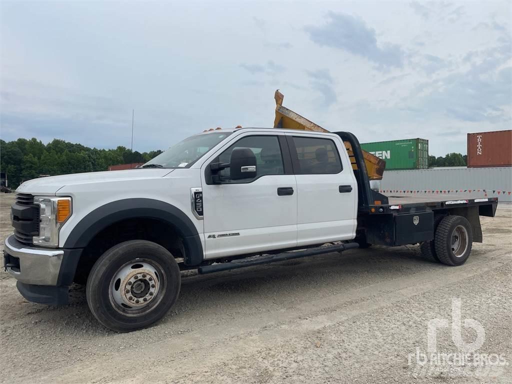 Ford F-450 Pritschenwagen/Pritschenwagen mit Seitenklappe