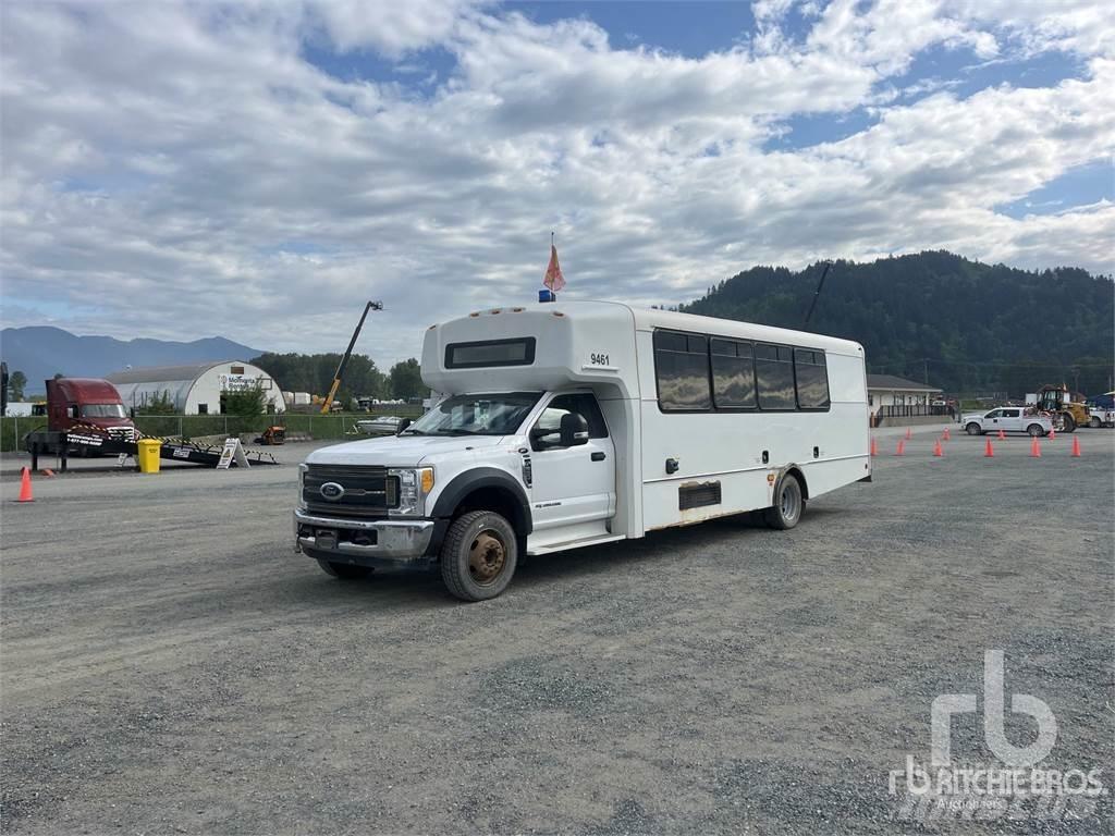 Ford F-550 Überlandbusse