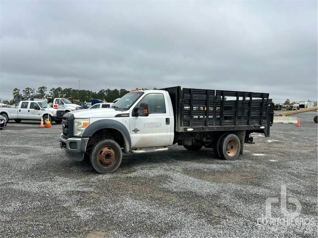 Ford F-550 Pritschenwagen/Pritschenwagen mit Seitenklappe