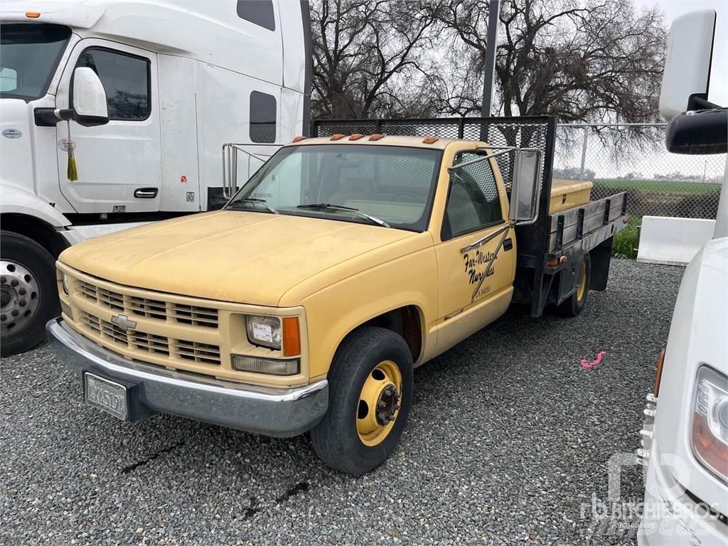 Ford F700 Pritschenwagen/Pritschenwagen mit Seitenklappe
