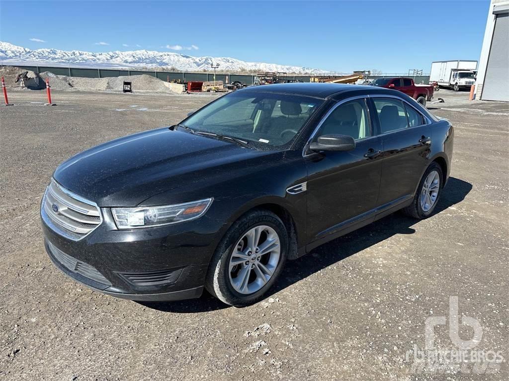 Ford TAURUS PKWs