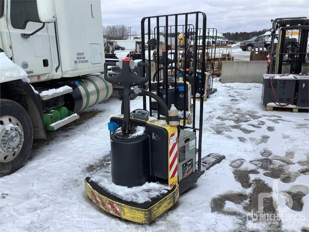Hyster B60ZAC Palettenregale