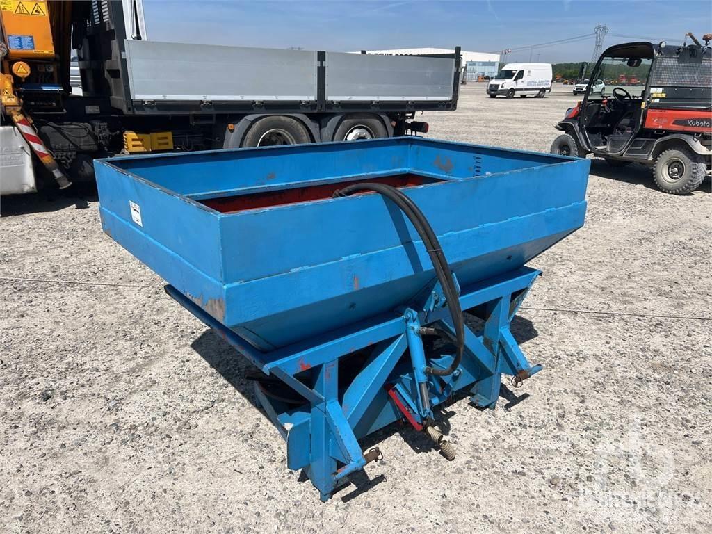Isoli PNT205 on Mineraldüngerstreuer
